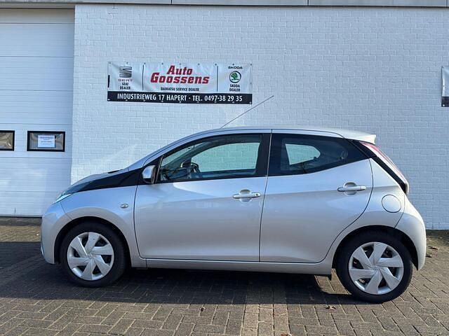 Occasion Toyota Aygo X-play 69 PK (50 kW) 2017 Grijs (metallic) Hatchback