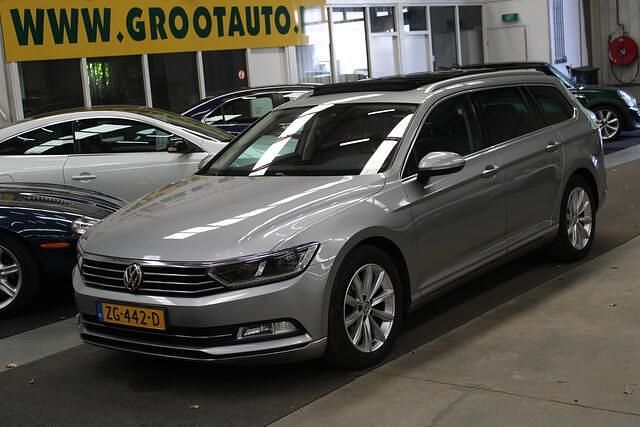 Grijs Gebruikt 2019 VW Passat Highline Stationwagen | € 15.950 (Super prijs) - Afbeelding 1/4