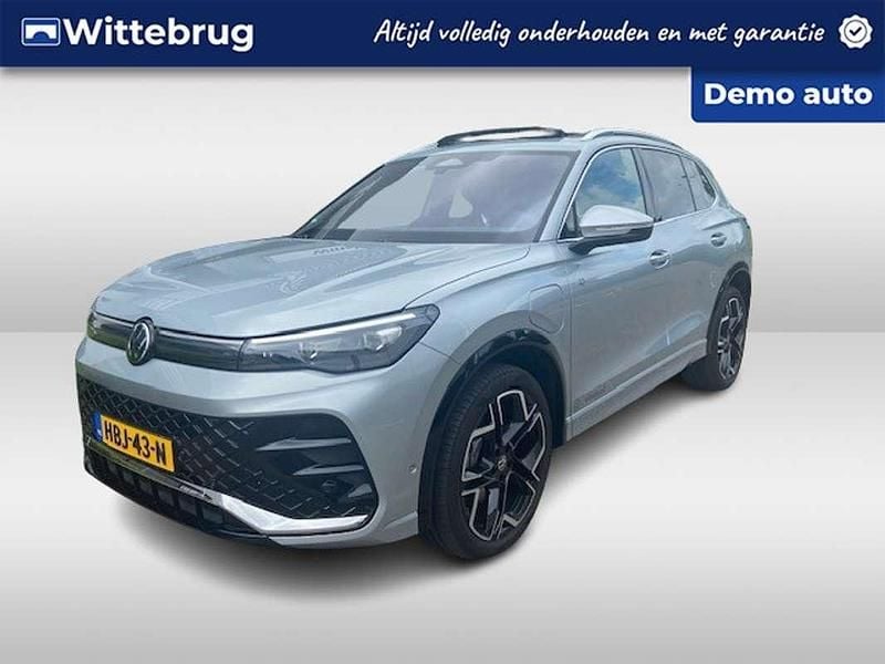 Zilver Gebruikt 2025 VW Tiguan R-line Edition SUV | € 54.450 (Super prijs) - Afbeelding 1/3