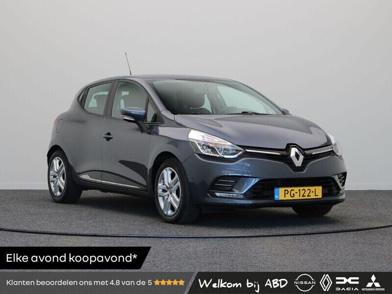 Grijs Gebruikt 2017 Renault Clio IV Zen Hatchback | € 10.240 (Eerlijke prijs) - Afbeelding 1/3