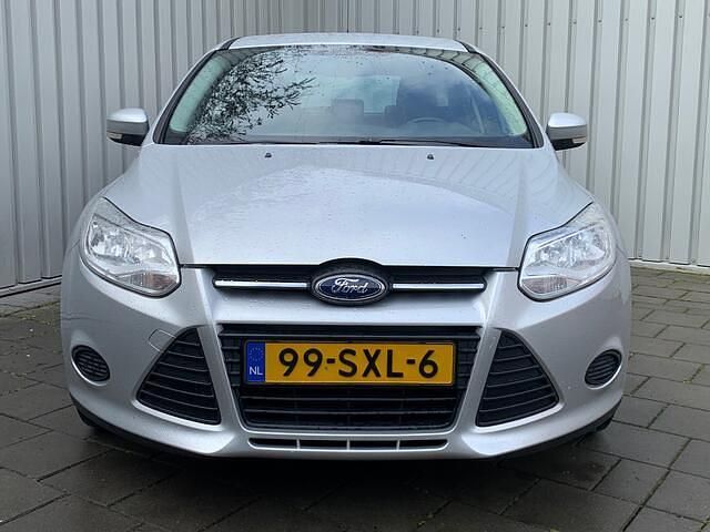 Occasion Ford Focus Trend 105 PK (77 kW) 2011 Grijs (metallic) Hatchback