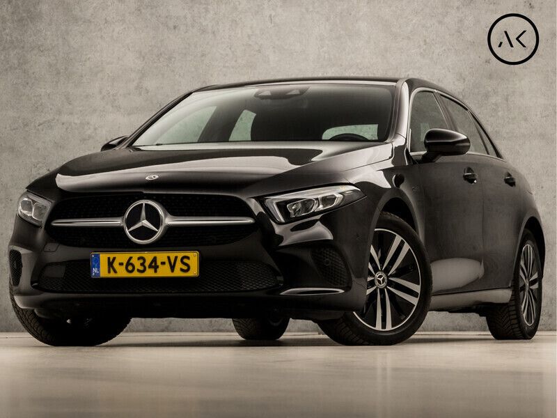 Zwart Gebruikt 2021 Mercedes A250 Business Hatchback | € 24.445 (Super prijs) - Afbeelding 1/4