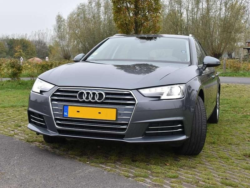 Grijs Gebruikt 2016 Audi A4 Sport Stationwagen | € 16.750 (Eerlijke prijs) - Afbeelding 1/4