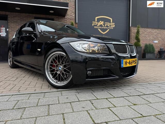 Zwart Occasion 2005 BMW 330 M Sport Sedan | € 9.950 (Eerlijke prijs) - Afbeelding 1/4