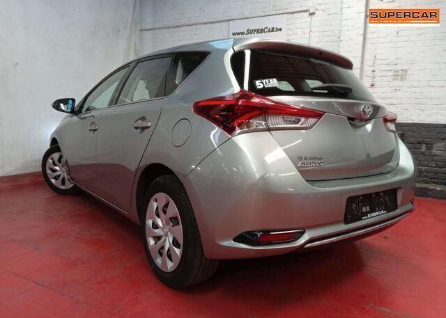 Occasion Toyota Auris 99 PK (72 kW) 2017 Grijs Sedan