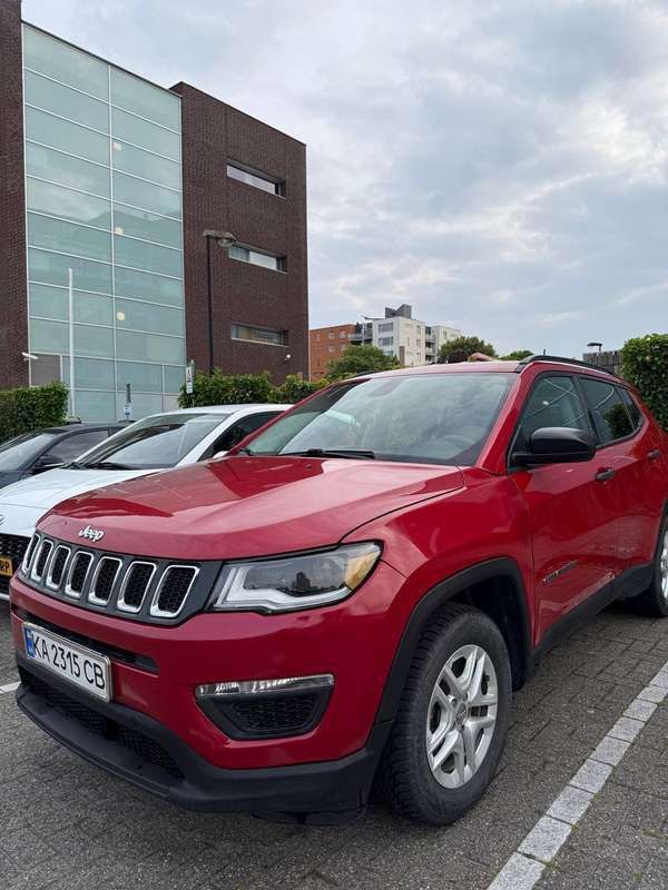 Rood Gebruikt 2018 Jeep Compass Sport SUV | € 14.950 - Afbeelding 1/4