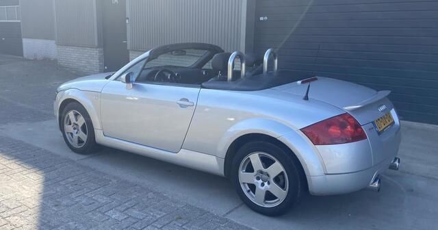 Occasion Audi TT Roadster 179 PK (131 kW) 2000 Grijs Cabriolet