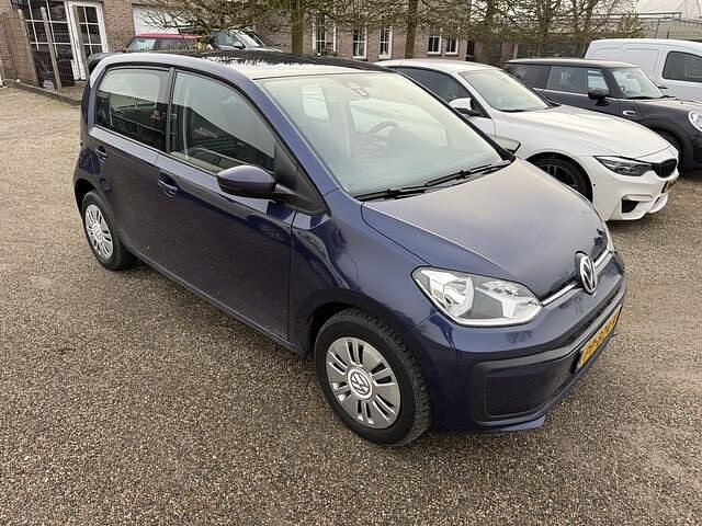 Blauw Occasion 2017 VW up! move up! Hatchback | € 6.880 (Goede deal) - Afbeelding 1/3