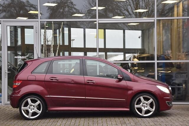 Occasion Mercedes B180 AMG 109 PK (80 kW) 2008 Rood (metallic) MPV
