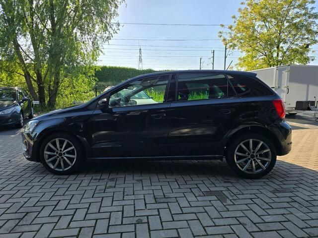 Zwart Gebruikt 2014 VW Polo Edition Hatchback | € 3.250 (Eerlijke prijs) - Afbeelding 1/4