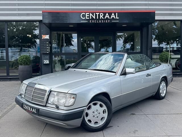 Zilver Gebruikt 1992 Mercedes E300 Cabriolet | € 27.950 - Afbeelding 1/4