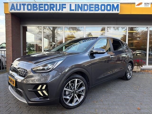 Grijs Gebruikt 2020 Kia Niro Style SUV | € 21.950 (Eerlijke prijs) - Afbeelding 1/4