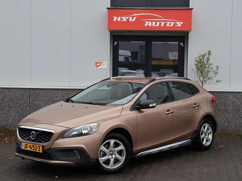 Bruin Occasion 2013 Volvo V40 Kinetic Hatchback | € 7.450 (Goede deal) - Afbeelding 1/3