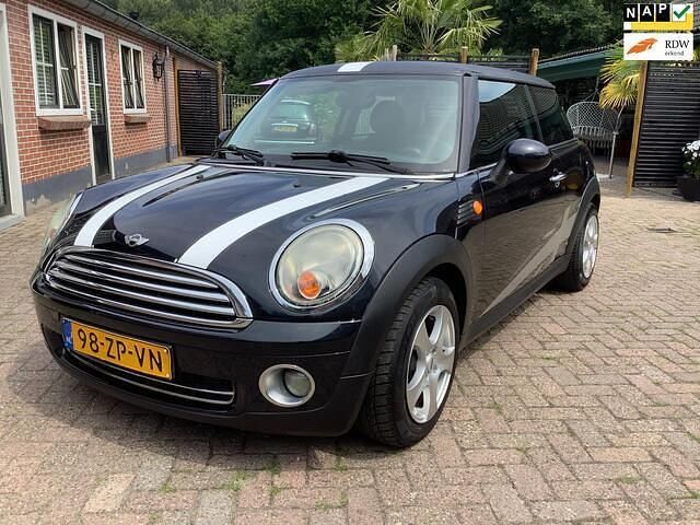 Zwart Gebruikt 2008 Mini Cooper Hatchback | € 2.640 (Goede deal) - Afbeelding 1/4