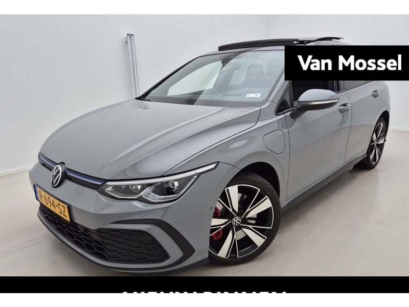 Grijs Gebruikt 2022 VW Golf VIII GTE Hatchback | € 29.900 (Iets duurder) - Afbeelding 1/1