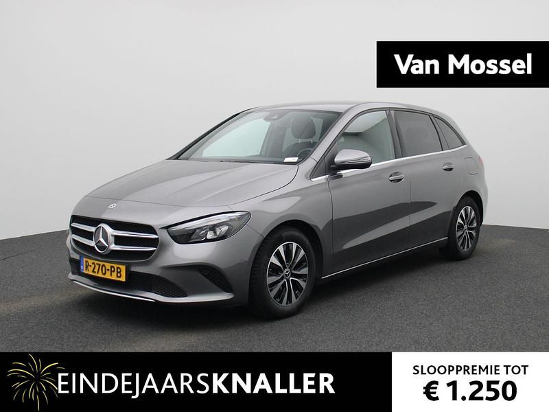Grijs Gebruikt 2022 Mercedes B180 Business MPV | € 26.400 (Goede deal) - Afbeelding 1/4