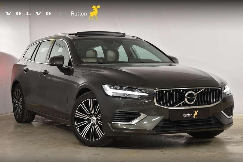 Grijs, metallic lak Gebruikt 2019 Volvo V60 Inscription Stationwagen | € 32.840 (Iets duurder) - Afbeelding 1/4
