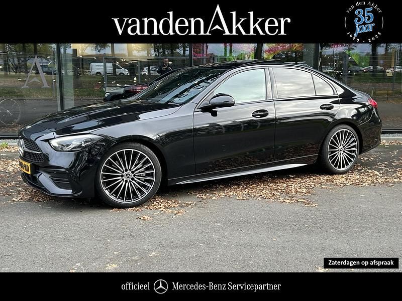 Zwart Gebruikt 2022 Mercedes C200 AMG line Sedan | € 45.950 (Eerlijke prijs) - Afbeelding 1/4