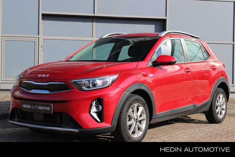 Rood, metallic lak Gebruikt 2022 Kia Stonic SUV | € 19.745 (Eerlijke prijs) - Afbeelding 1/4