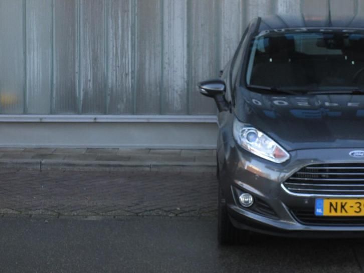 Occasion Ford Fiesta Titanium 101 PK (74 kW) 2017 Grijs Hatchback