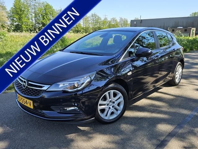 Blauw Gebruikt 2018 Opel Astra Edition Hatchback | € 8.950 (Eerlijke prijs) - Afbeelding 1/4