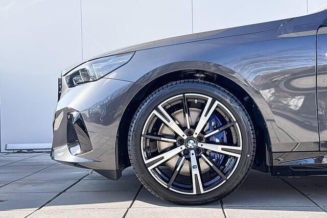 Occasion BMW i5 M Sport 250 kW (340 PK) 2026 Sophistograu brillianteffect metallic (a90) (grijs metallic) Stationwagen