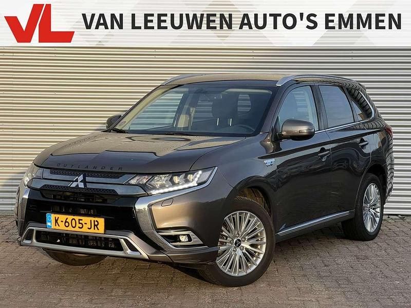 Bruin (metallic) Occasion 2021 Mitsubishi Outlander P-HEV SUV | € 18.700 (Super prijs) - Afbeelding 1/4