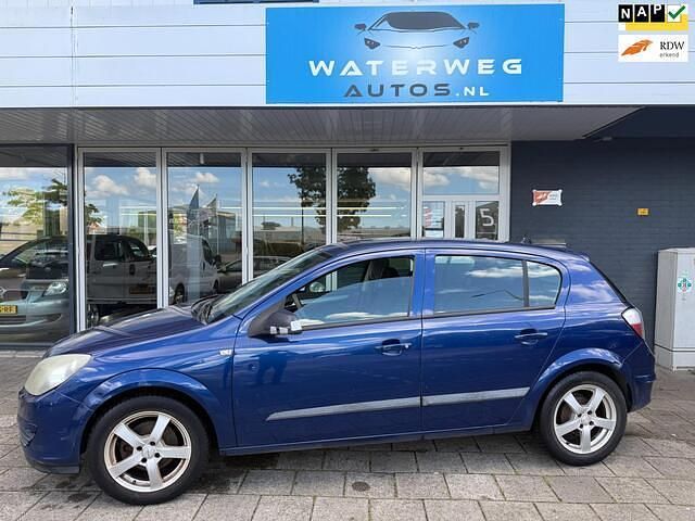 Blauw Gebruikt 2004 Opel Astra Enjoy Hatchback | € 450 (Super prijs) - Afbeelding 1/4