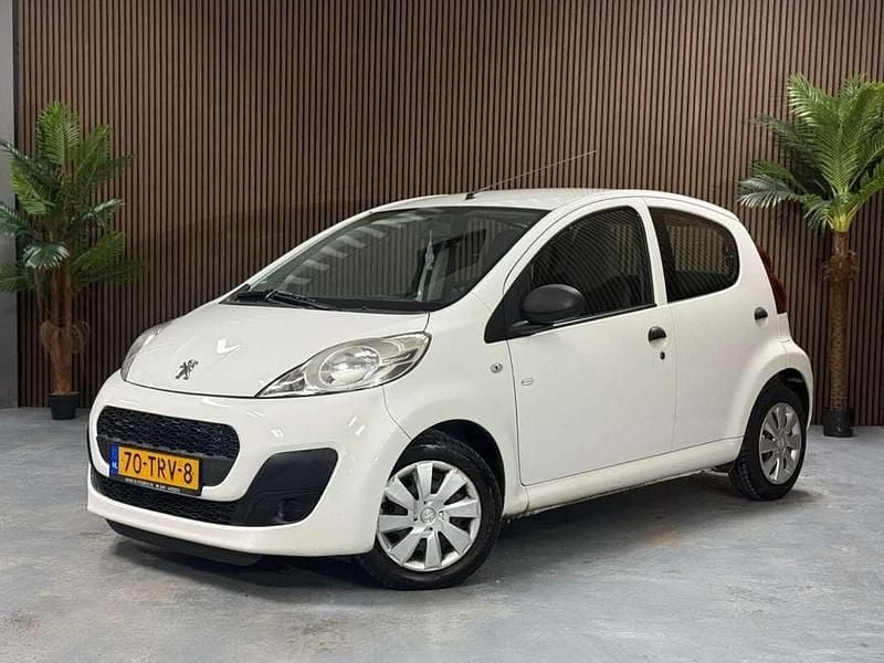 Wit Occasion 2012 Peugeot 107 Access Hatchback | € 1.750 (Goede deal) - Afbeelding 1/4