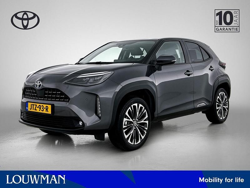 Grijs Occasion 2026 Toyota Yaris Cross Executive SUV | € 27.945 (Super prijs) - Afbeelding 1/4