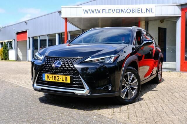 Zwart, metallic lak Gebruikt 2020 Lexus UX 300e Business Edition SUV | € 21.950 - Afbeelding 1/4