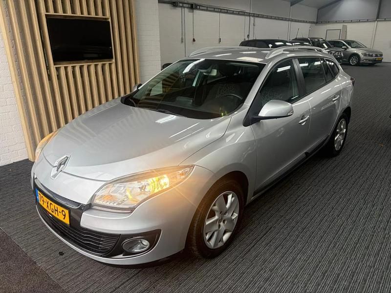 Grijs Occasion 2012 Renault Mégane GrandTour Expression Stationwagen | € 2.650 (Goede deal) - Afbeelding 1/4