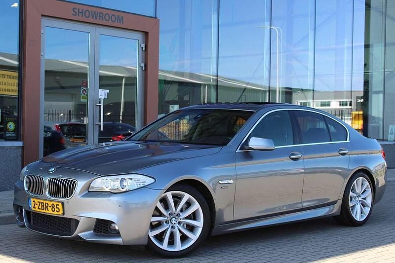 Grijs Gebruikt 2011 BMW 535 Executive Sedan | € 19.450 (Eerlijke prijs) - Afbeelding 1/4