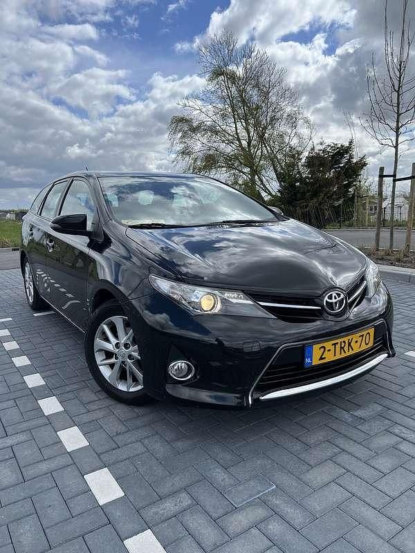 Occasion Toyota Auris Comfort 99 PK (72 kW) 2014 Zwart MPV