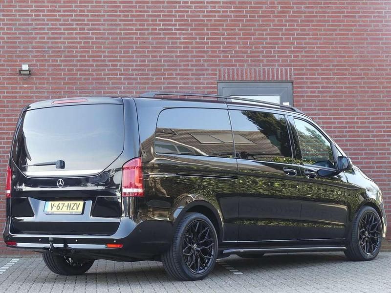 Occasion Mercedes V300 237 PK (174 kW) 2023 Zwart (metallic) MPV