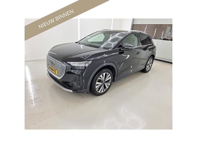 Zwart Gebruikt 2021 Audi Q4 e-tron Advanced Plus SUV | € 26.430 (Super prijs) - Afbeelding 1/4