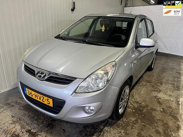 Grijs Occasion 2009 Hyundai i20 Hatchback | € 2.450 (Goede deal) - Afbeelding 1/4