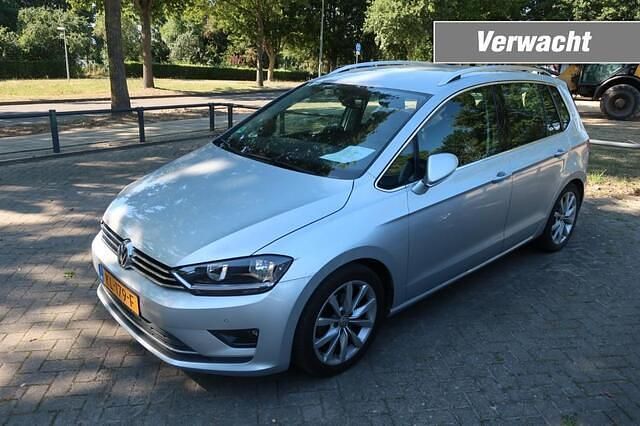 Zilver Gebruikt 2016 VW Golf Sportsvan Highline MPV | € 14.950 (Eerlijke prijs) - Afbeelding 1/3
