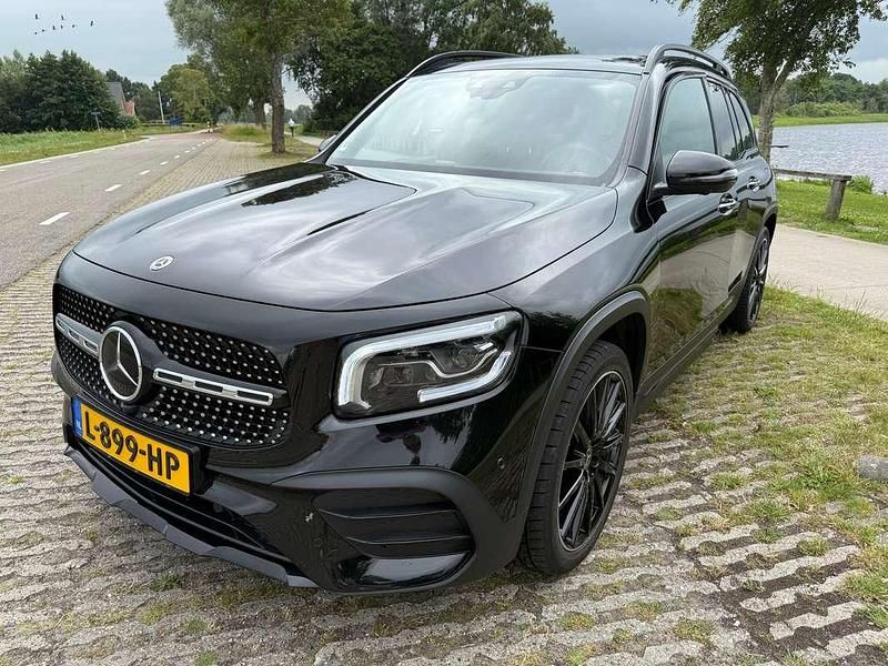 Zwart Gebruikt 2020 Mercedes GLB220 SUV | € 36.500 - Afbeelding 1/4