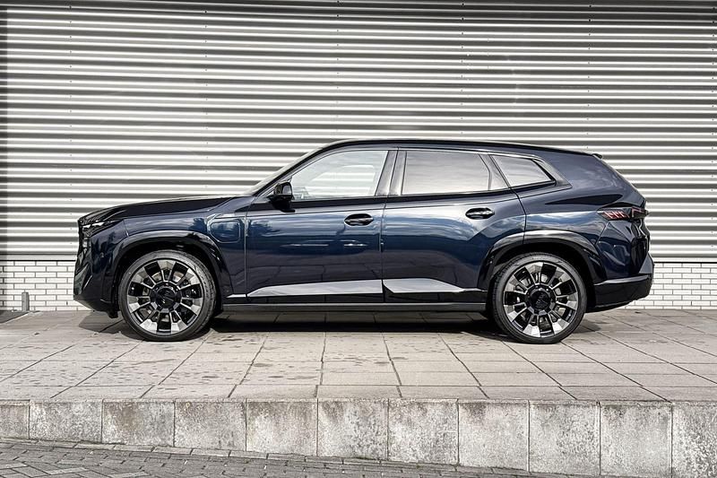 Occasion BMW XM Comfort Edition 476 PK (350 kW) 2025 M carbonschwarz metallic (416) (zwart metallic) SUV