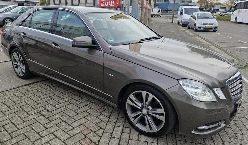 Occasion Mercedes E300 Avantgarde 232 PK (170 kW) 2011 Grijs Sedan