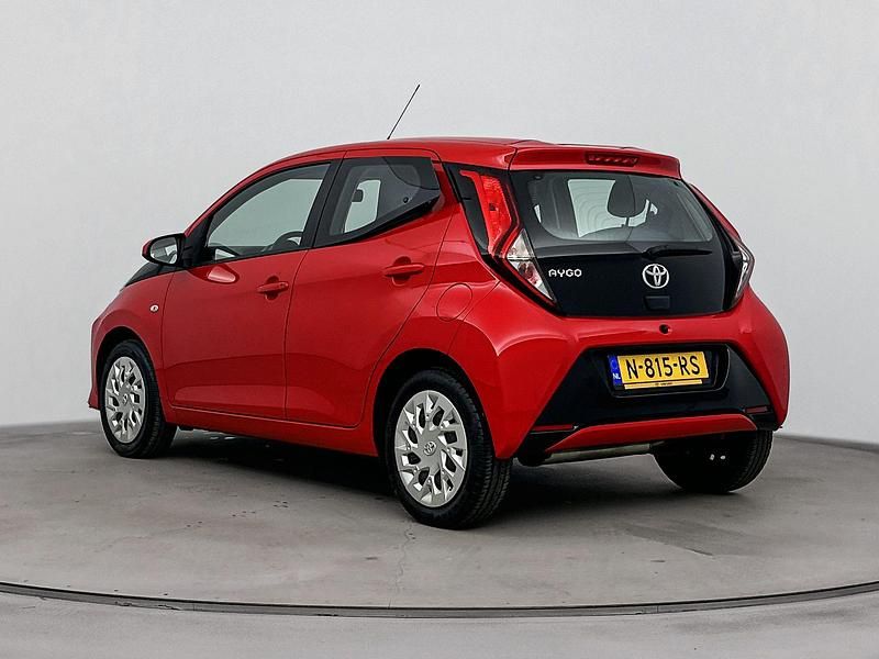 Occasion Toyota Aygo X-play 72 PK (52 kW) 2021 Rood Hatchback