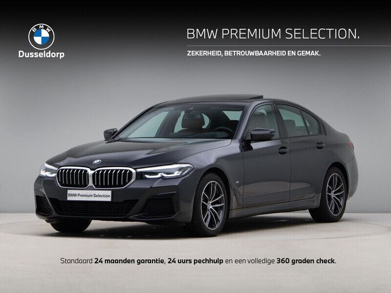 Grijs Gebruikt 2022 BMW 520 M Sport Sedan | € 41.250 (Eerlijke prijs) - Afbeelding 1/4