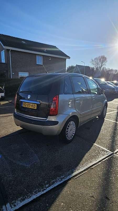 Occasion Lancia Musa 95 PK (69 kW) 2007 Beige MPV
