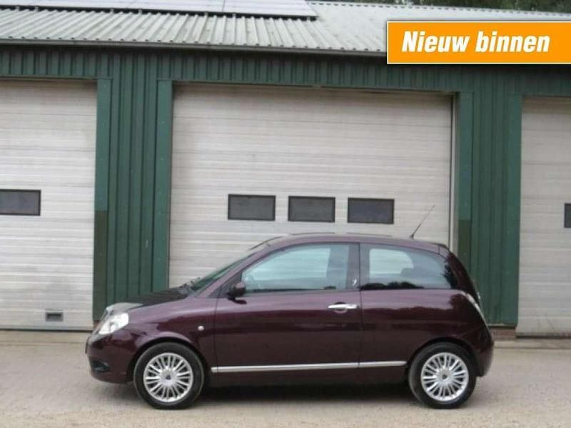 Bruin Gebruikt 2009 Lancia Ypsilon Hatchback | € 2.950 (Iets duurder) - Afbeelding 1/4