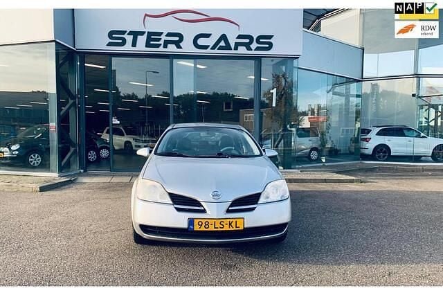 Grijs Gebruikt 2003 Nissan Primera Visia Hatchback | € 1.550 (Iets duurder) - Afbeelding 1/4