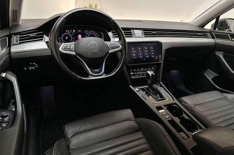 Occasion VW Passat Business 218 PK (160 kW) 2020 Urano grey Stationwagen