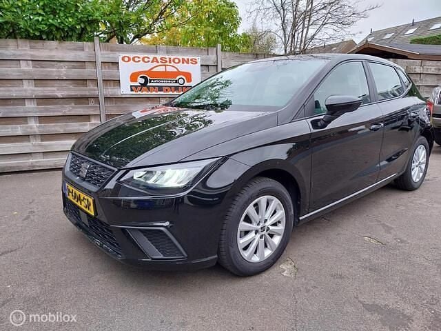 Zwart Gebruikt 2022 Seat Ibiza Business Hatchback | € 14.880 (Goede deal) - Afbeelding 1/4