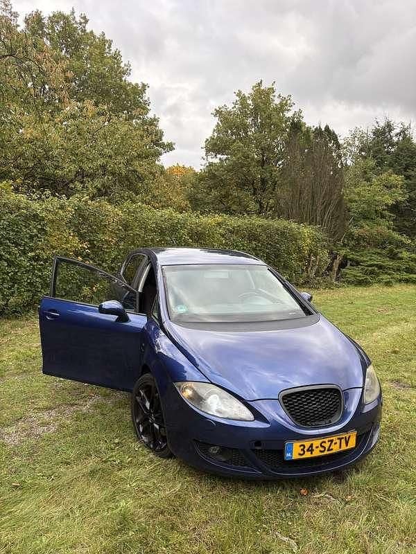Blauw Gebruikt 2006 Seat Leon Sport Hatchback | € 2.400 (Super prijs) - Afbeelding 1/4