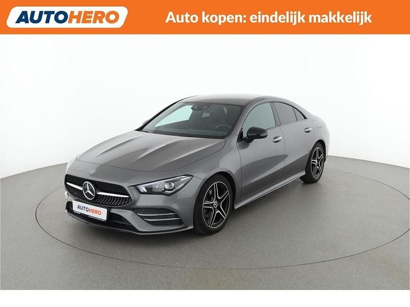 Grijs (metallic) Occasion 2019 Mercedes CLA180 Business Sedan | € 23.349 (Goede deal) - Afbeelding 1/4
